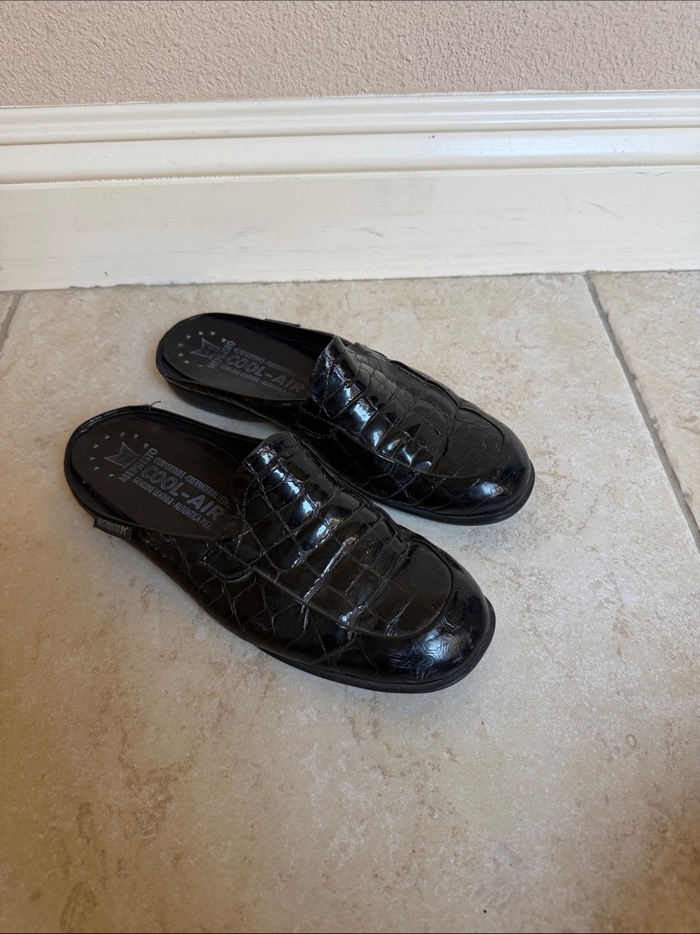 Mephisto Black Croc-Embossed Slip-On Loafers